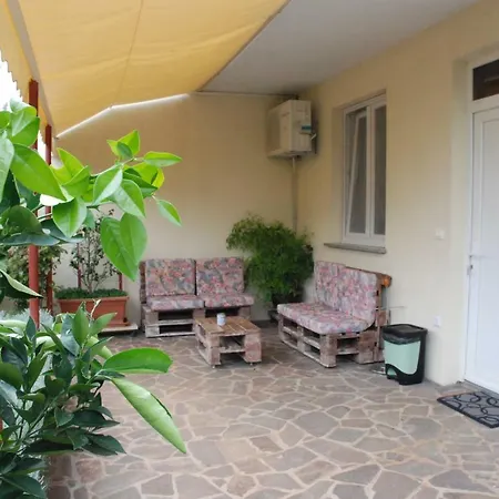 Radin Πανσιόν